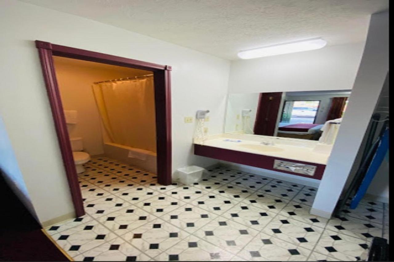 Albany Royal Inn מראה חיצוני תמונה